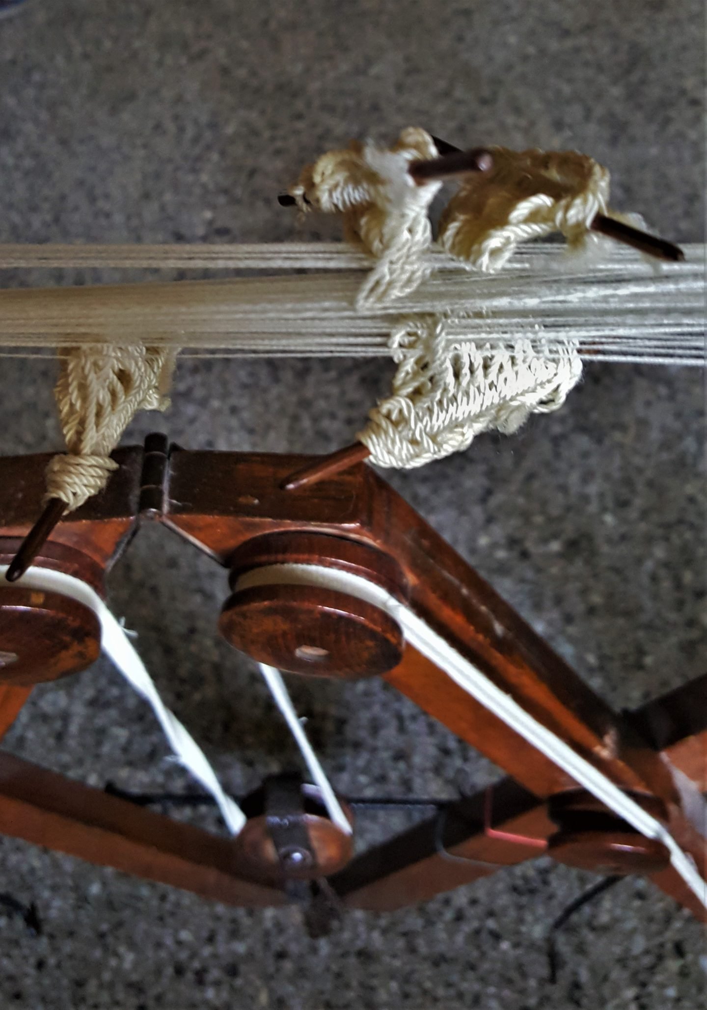 Parsi jantar with threads